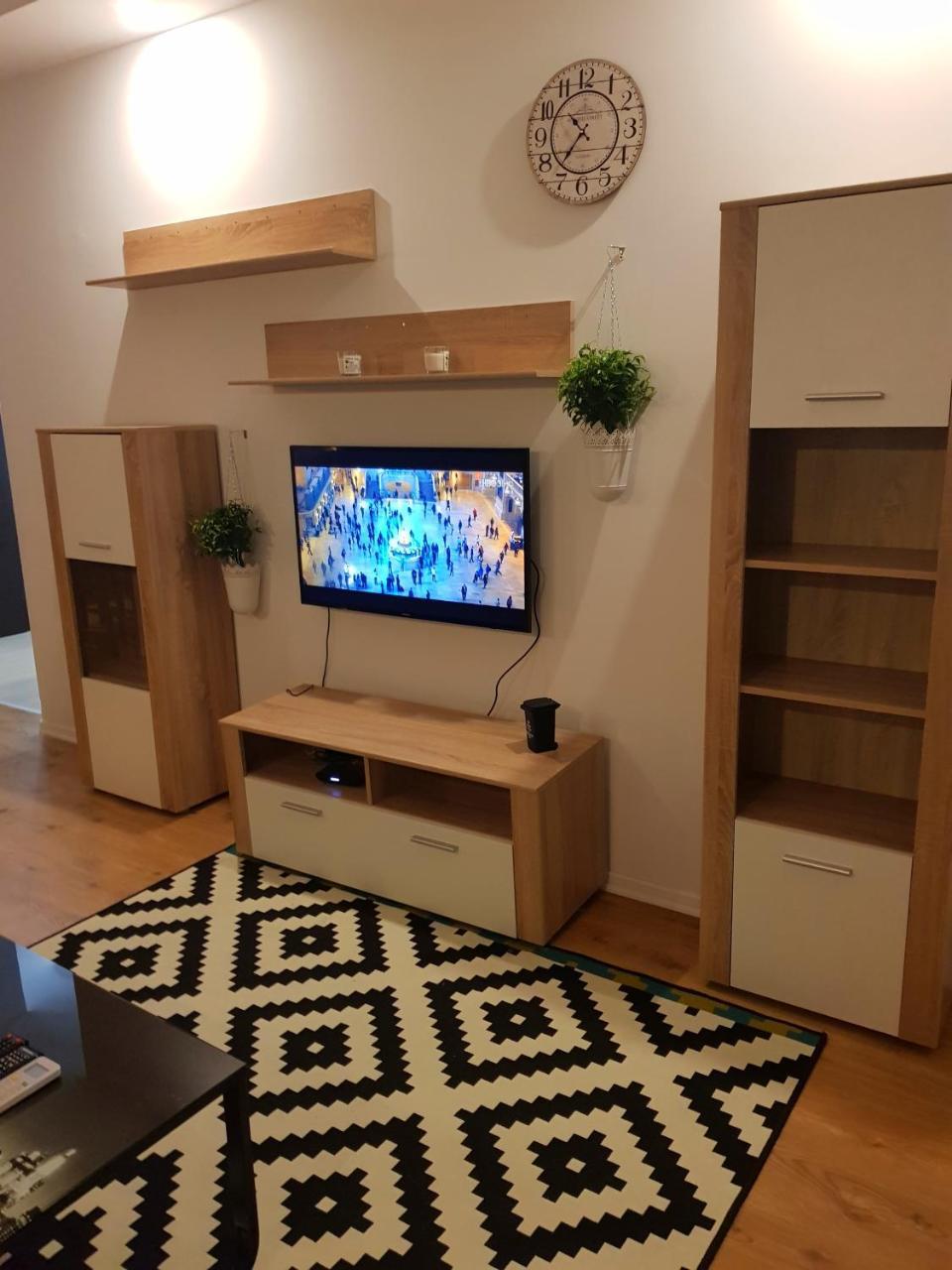Modern Apartment With Pool In North Bucharest Cretuleasca Экстерьер фото