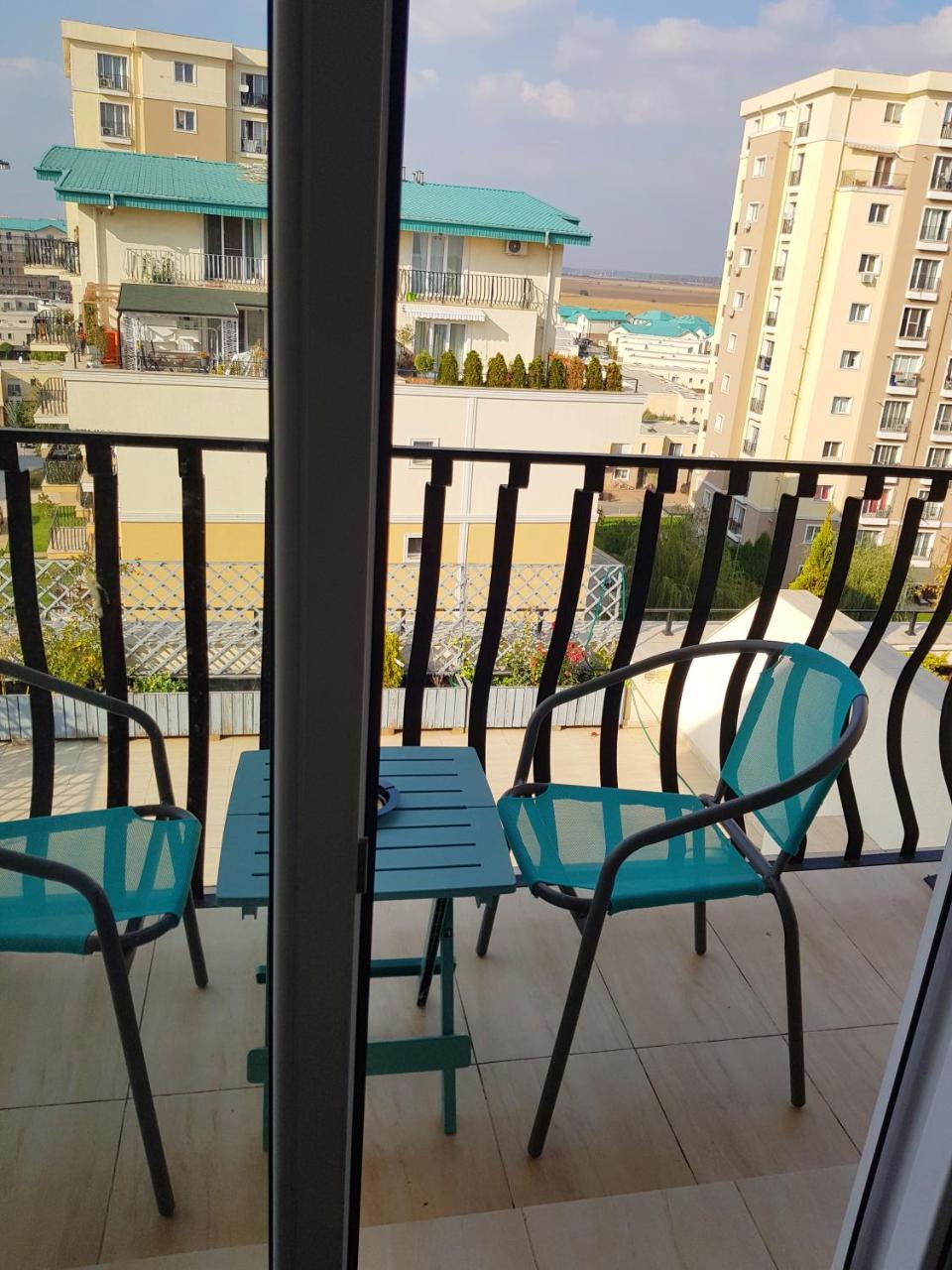 Modern Apartment With Pool In North Bucharest Cretuleasca Экстерьер фото