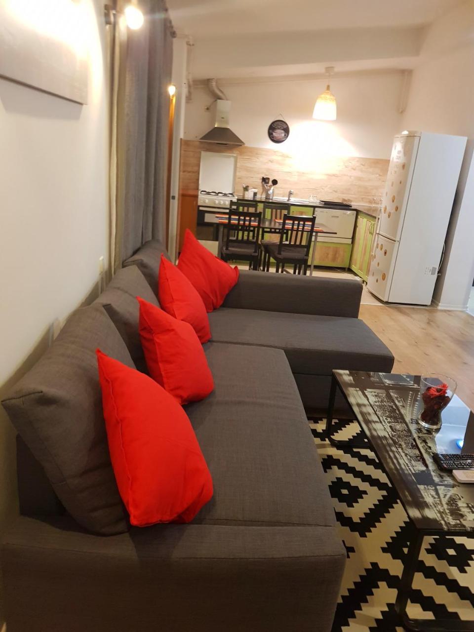 Modern Apartment With Pool In North Bucharest Cretuleasca Экстерьер фото